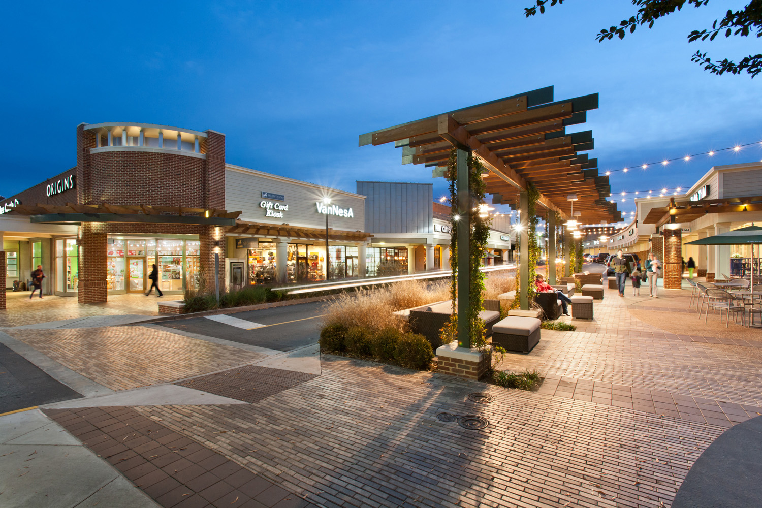 Barracks Road Shopping Center – L.F. Jennings